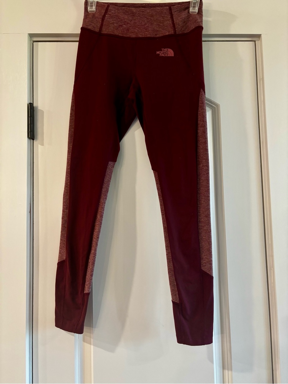 The North Face women’s ' Maroon Contrast Panel Leggings